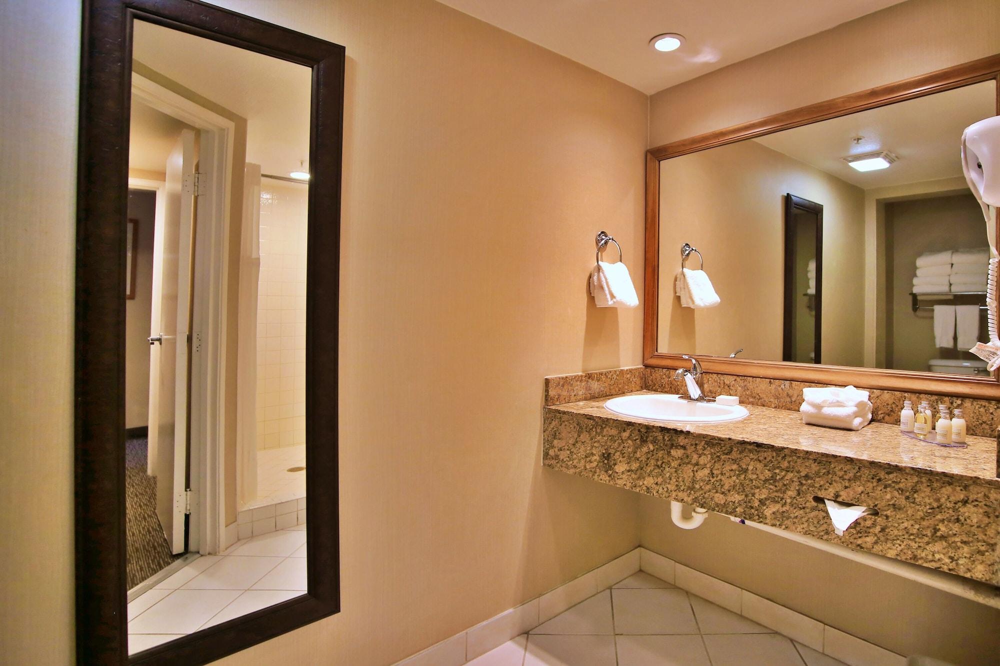 Anaheim Portofino Inn & Suites Экстерьер фото