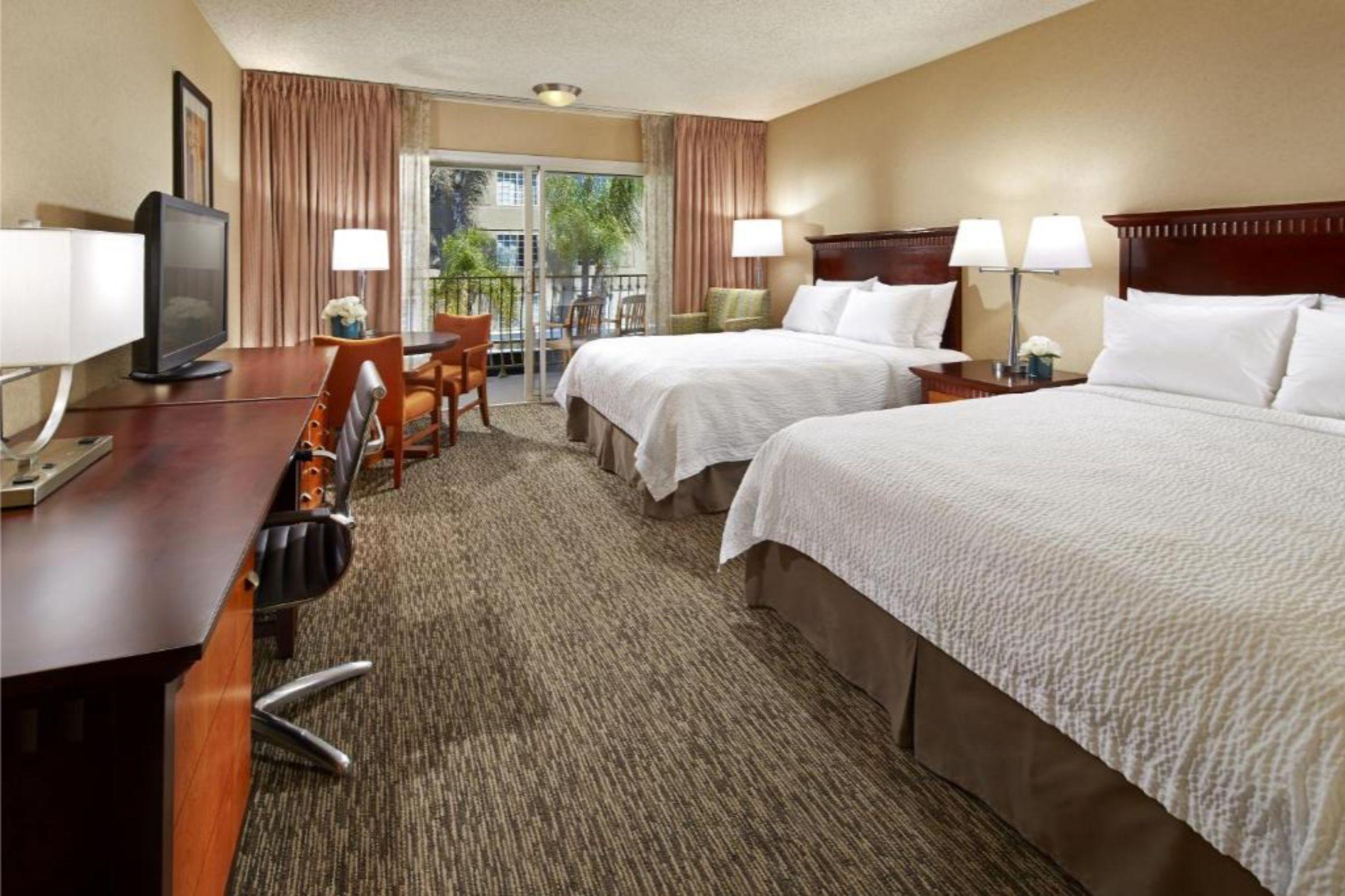 Anaheim Portofino Inn & Suites Экстерьер фото