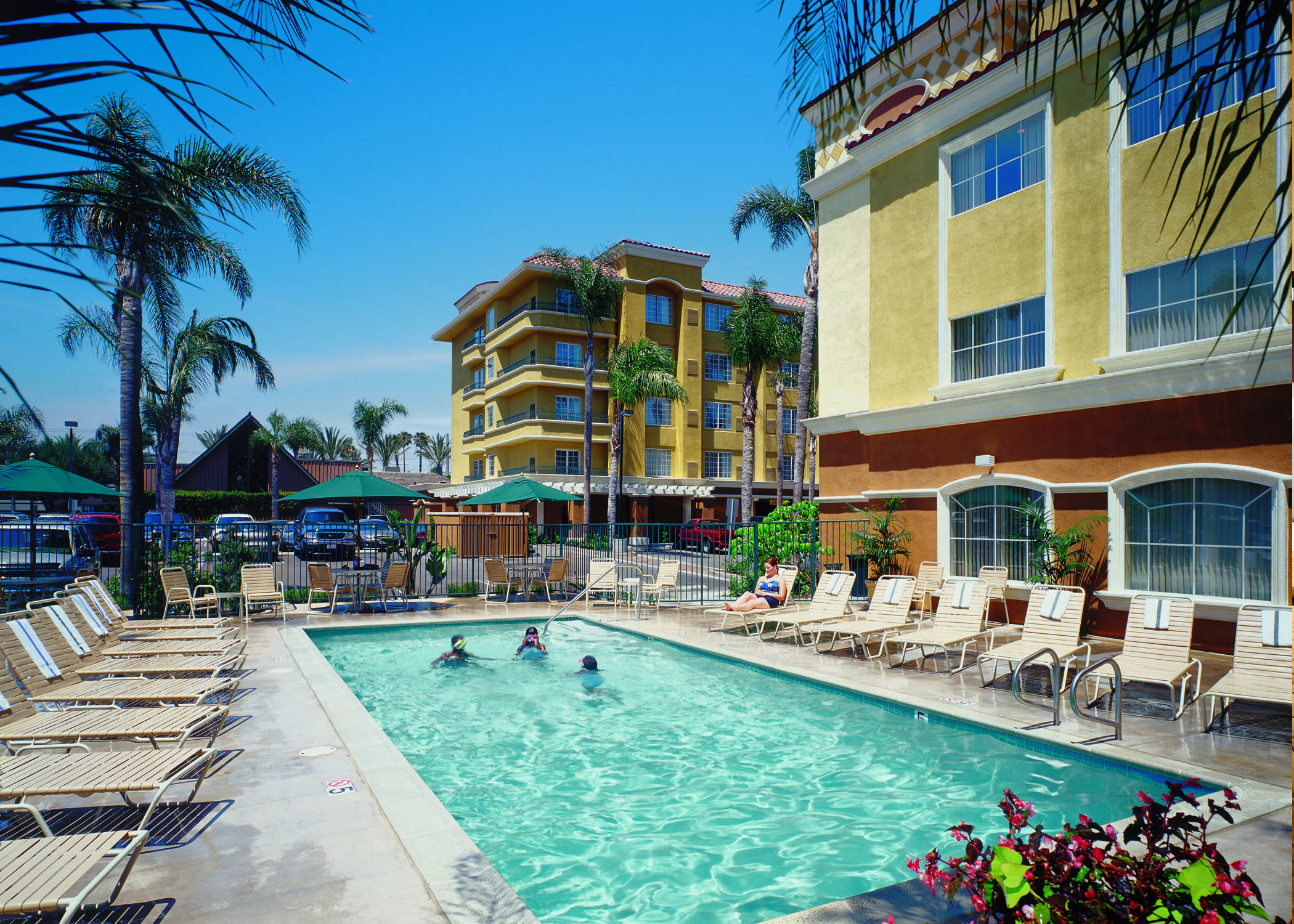 Anaheim Portofino Inn & Suites Экстерьер фото