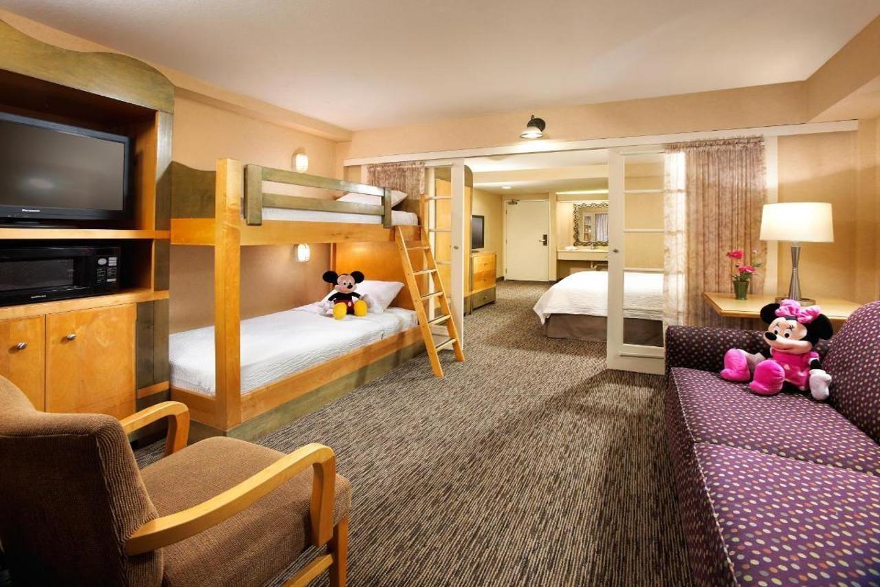 Anaheim Portofino Inn & Suites Экстерьер фото